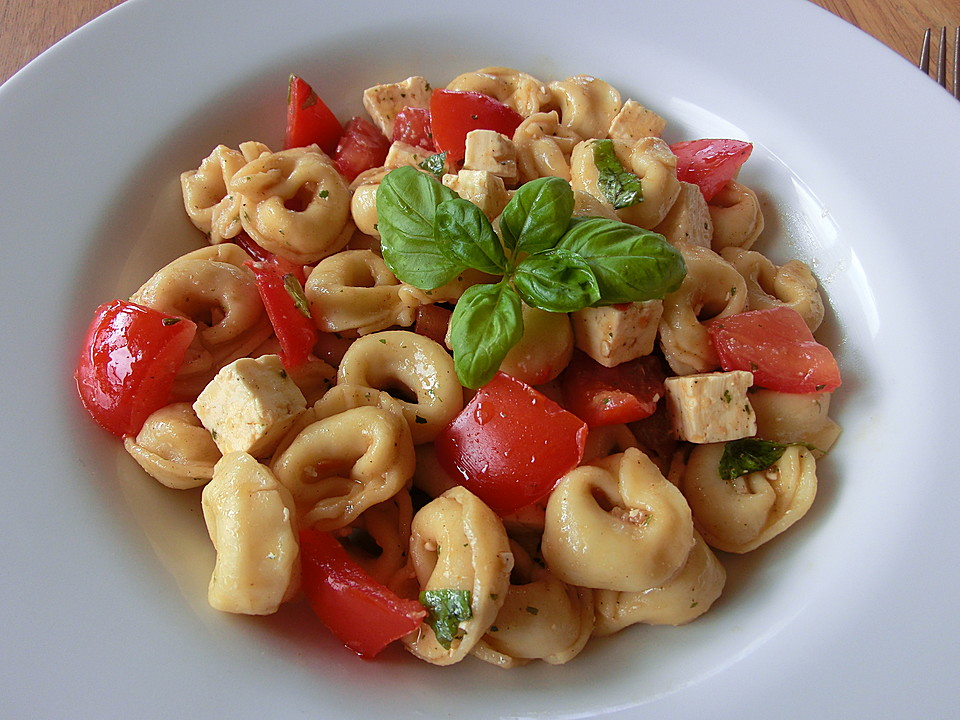 Tortellini Salat