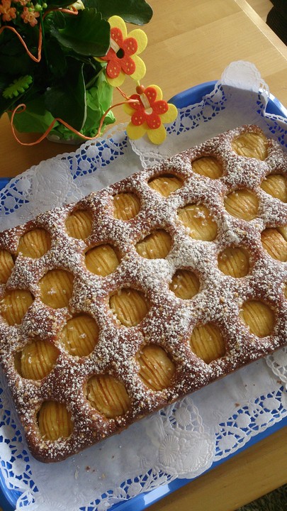 Saftiger Apfelkuchen vom Blech von Blauer-Engel | Chefkoch