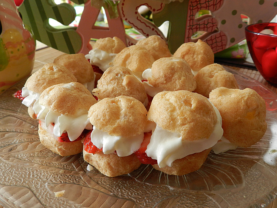 Leckere gefüllte Windbeutel - Ein schönes Rezept | Chefkoch