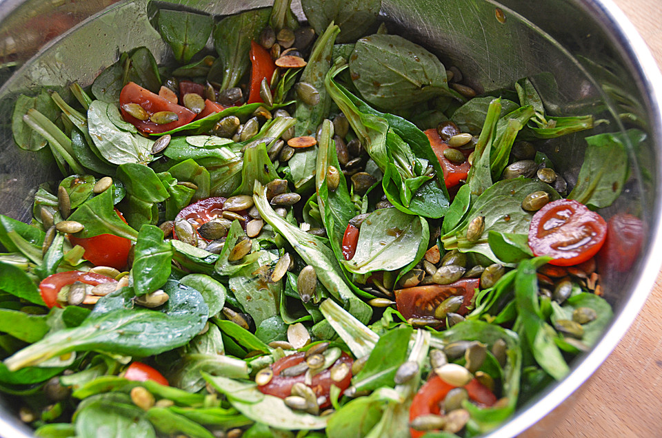 Rucola - Salat mit Pinienkernen von christina1980 | Chefkoch