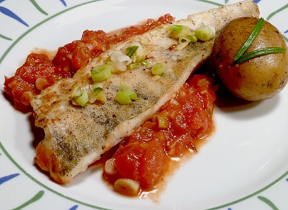 Fischfilet mit Chili - Tomaten - Sauce von feuervogel | Chefkoch