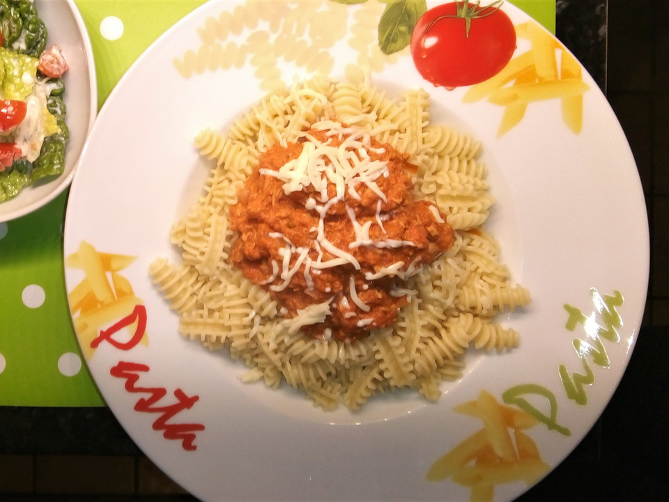 Nudeln in leichter, sämiger Thunfisch-Tomaten-Käse Sauce von siaba ...