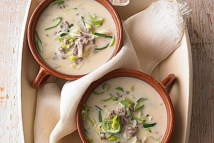 Lauch-Kartoffel-Suppe mit Croûtons Rezept | LECKER
