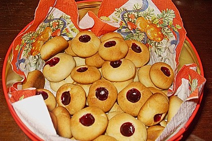 Marzipanbällchen mit Himbeergelee - Füllung (Bild)