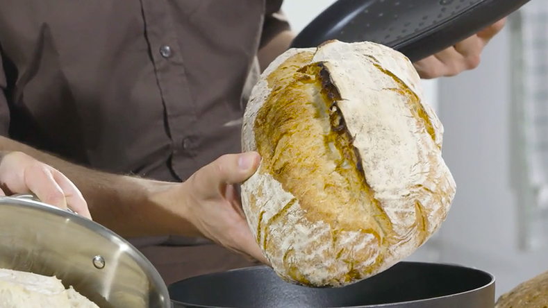 Brot backen im Ofen mit Backstein und Dampf | Chefkoch.de Video