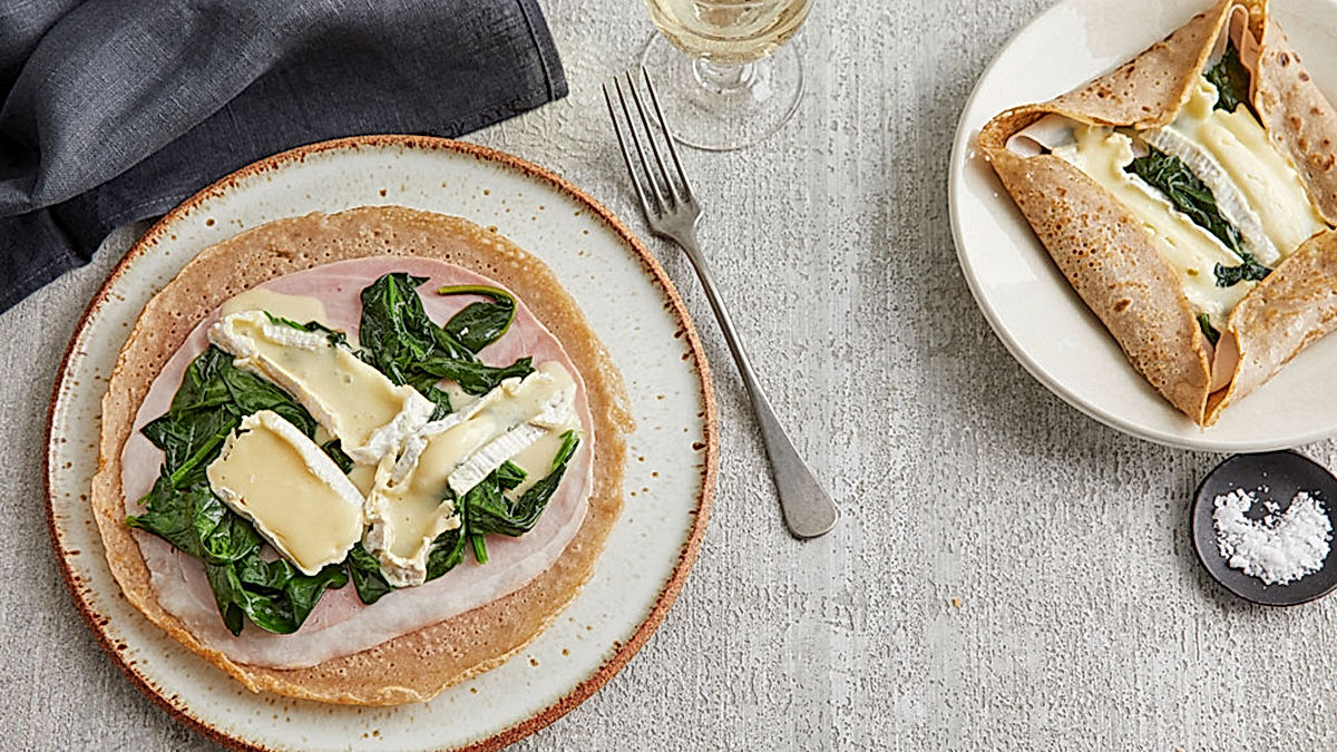 Galette – bretonische Pfannkuchen mit bunter Füllung Galette – bretonische Pfannkuchen mit bunter Füllung