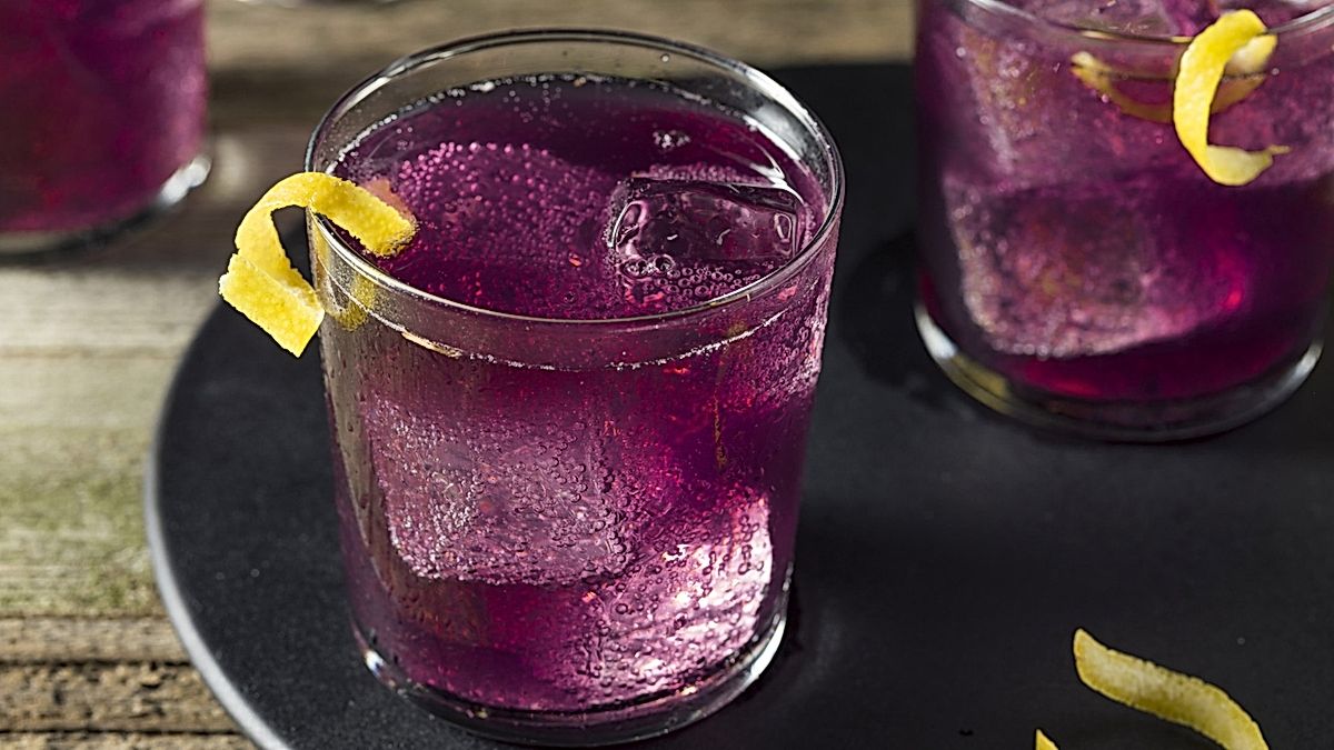 Purple-Rain-Cocktail Rezept – Magische, violette Farbe