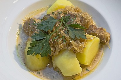 Szegediner Gulasch mit Kartoffeln