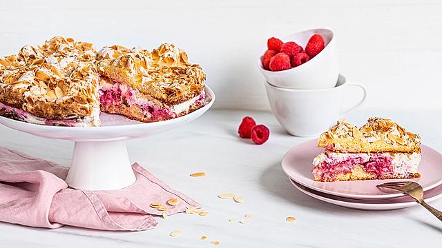 Einfache Himmelstorte mit fruchtigen Himbeeren