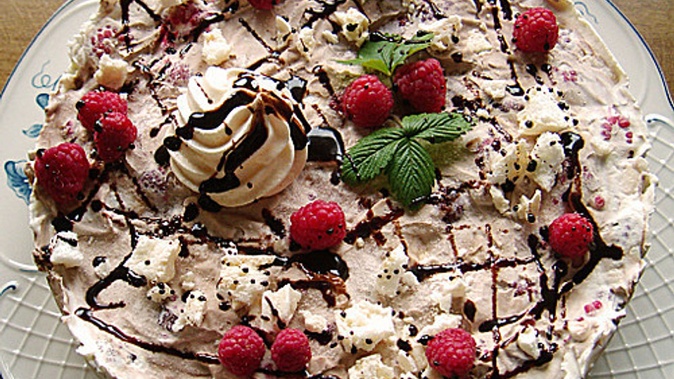 Eistorte – zartschmelzende Tortenkreation aus Eis