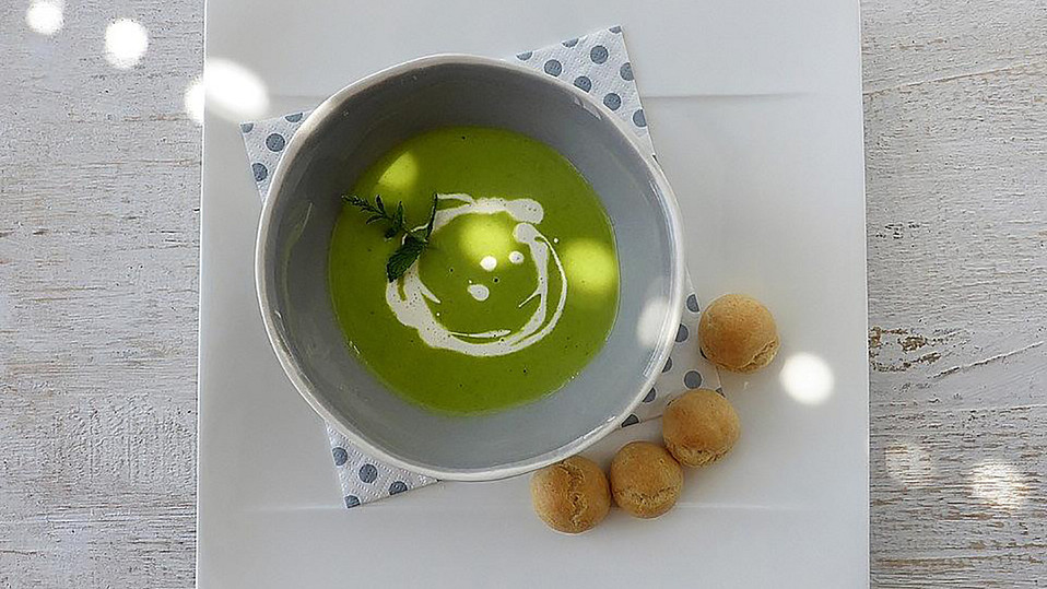 Erbsensuppe: So wird der Klassiker besonders fein