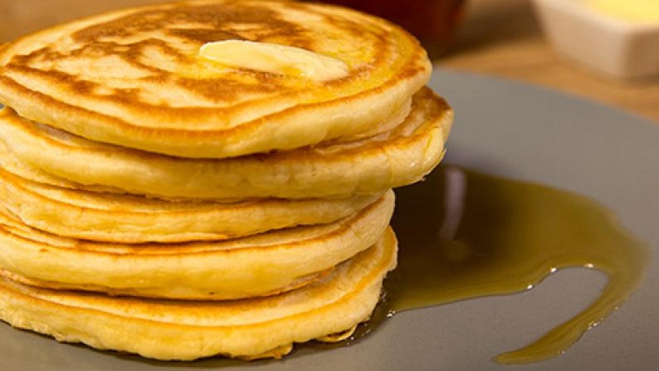 Amerikanische Pancakes mit Joghurt