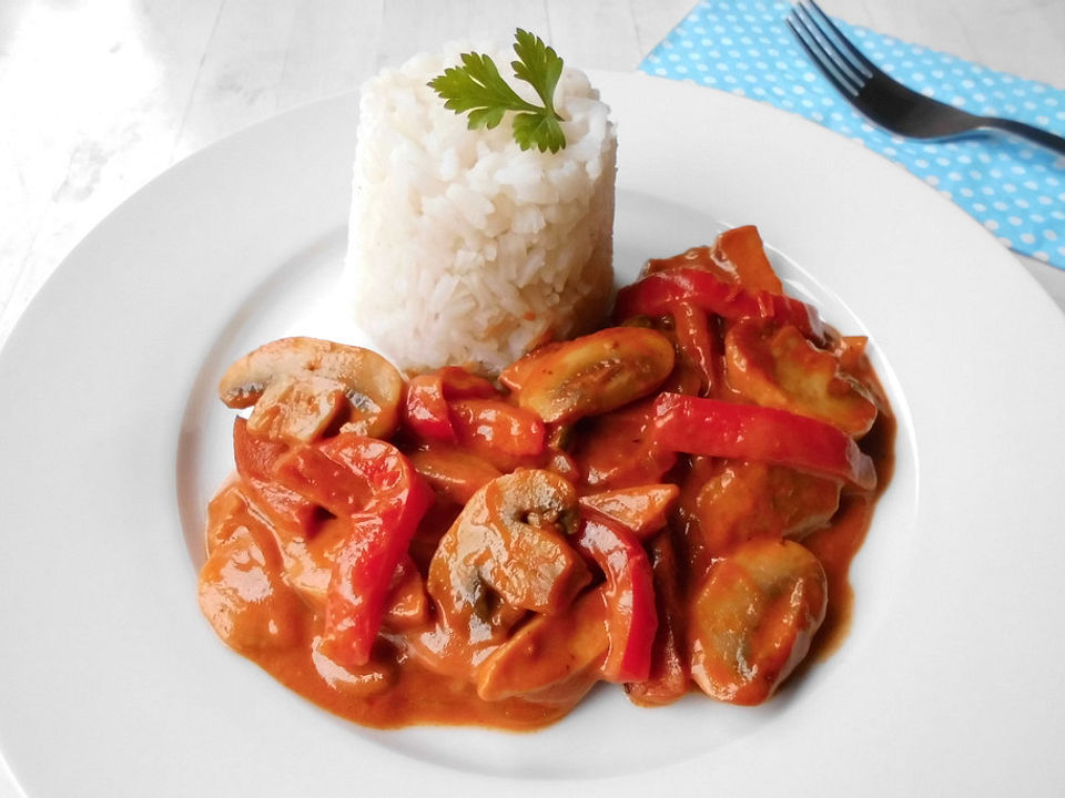 Schwedisches Korv Stroganoff mit Paprika und Pilzen von kiki0404 Chefkoch