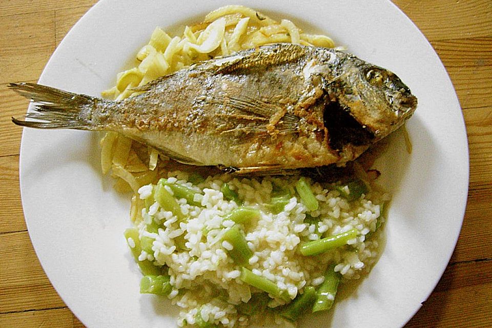 Koriander-Dorade mit Kermesbeeren-Risotto und Süßdolden-Fenchelgemüse