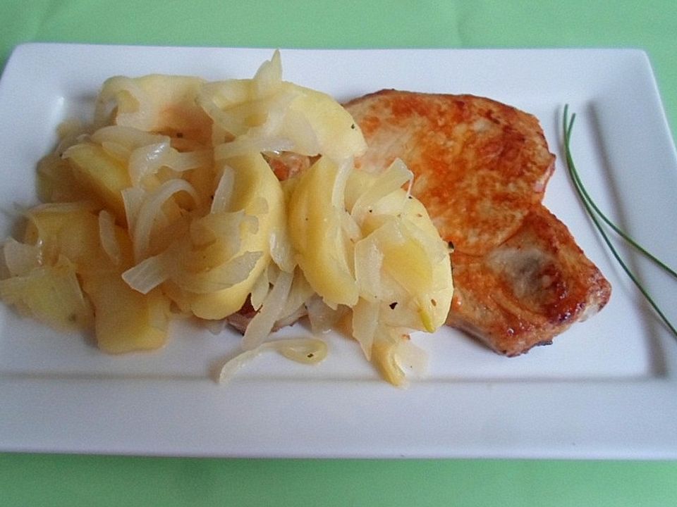 Kotelett unter Apfel - Zwiebel - Gemüse von Danni77| Chefkoch