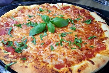 Pizza Margherita - nach italienischer Art