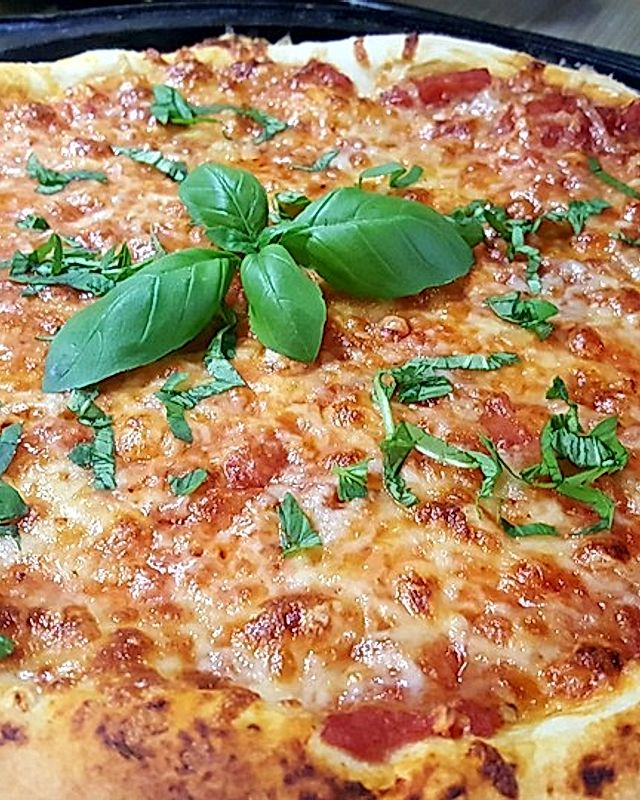 Pizza Margherita - nach italienischer Art