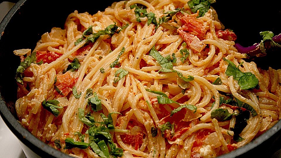 Spaghetti Tomaten Feta Pfanne Von Hansolocg Chefkoch