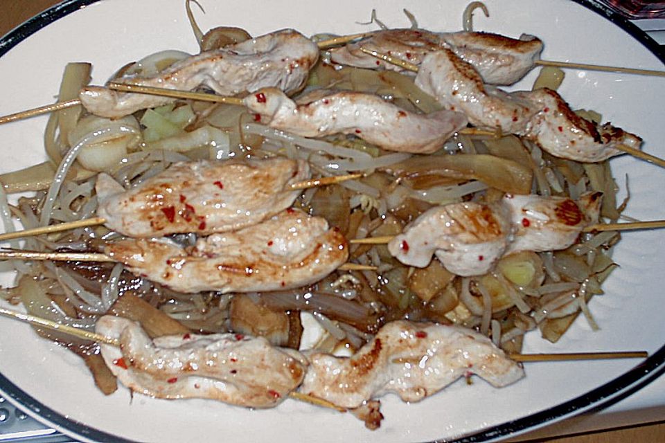 Satè Spießchen mit Erdnußsoße und Basmati Reis