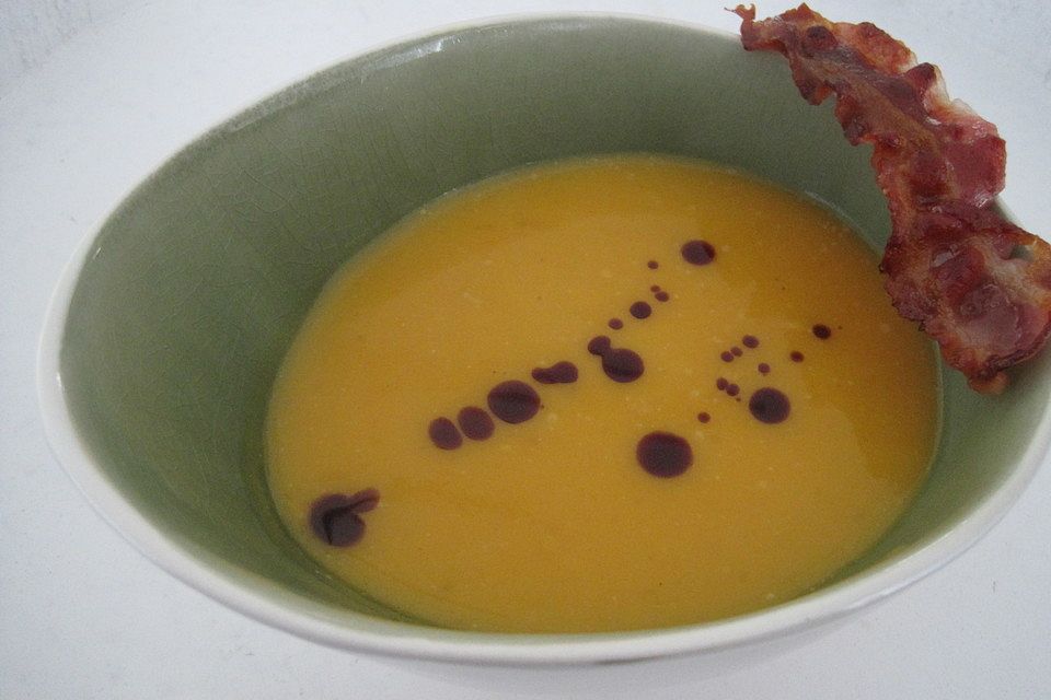 Pikante Kürbissuppe Pikante Kürbissuppe