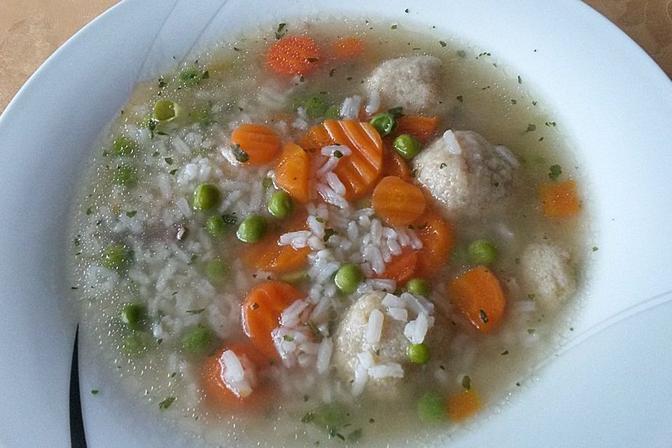 Möhren - Gemüse - Reis - Suppe mit Würstchen