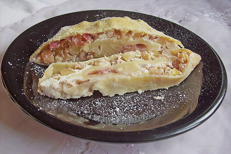 Erdbeer - Apfel - Strudel