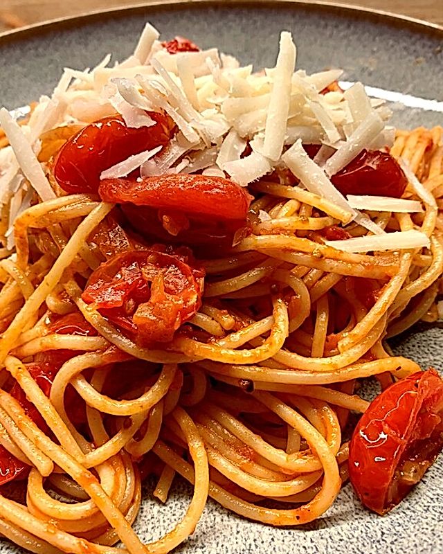 Frische Tomatensauce für Spaghetti