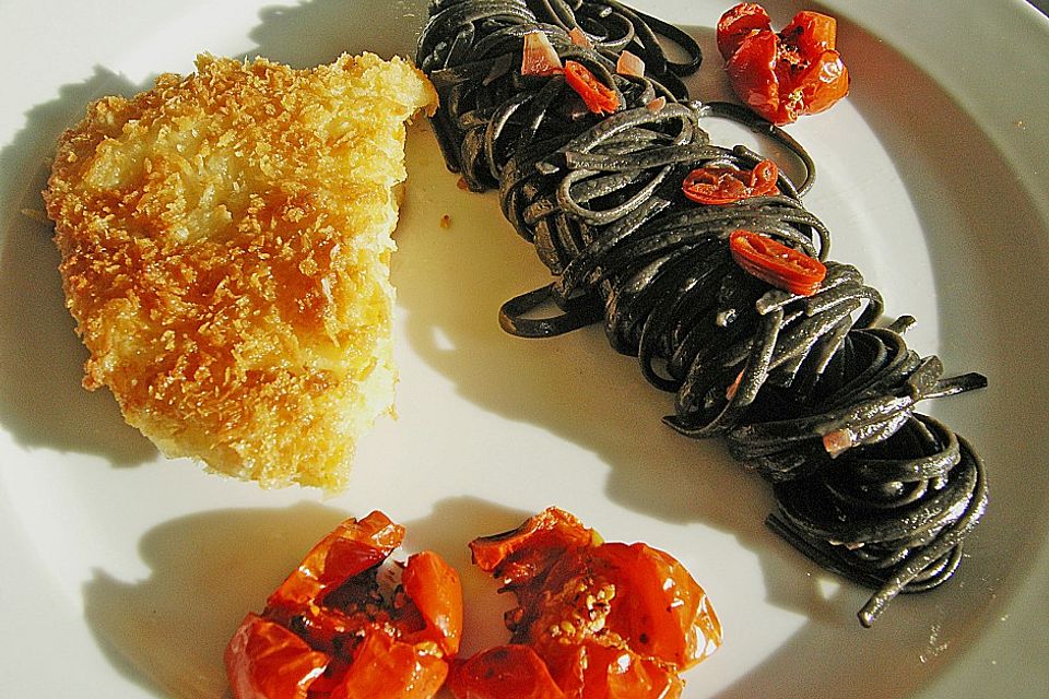 Steinbeißer in Panko - Panade, verschärfter Sepia - Linguine und karamellisierten Tomaten