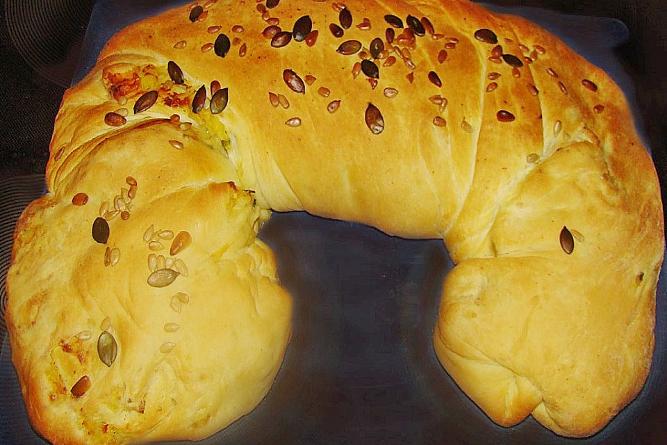 Tiropitaki - Kartoffelstrudel mit Bärlauchsabayon Tiropitaki - Kartoffelstrudel mit Bärlauchsabayon