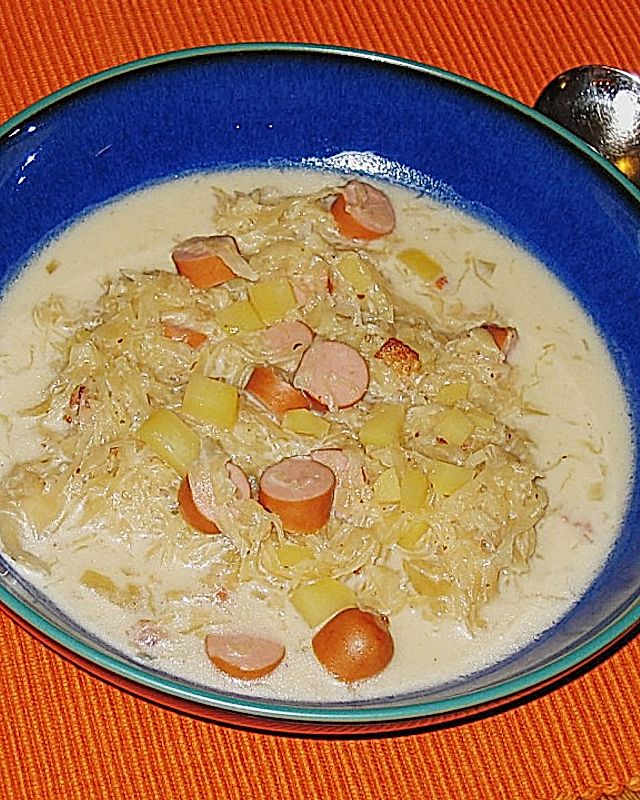 Sauerkraut - Bier - Suppe mit Würstchen