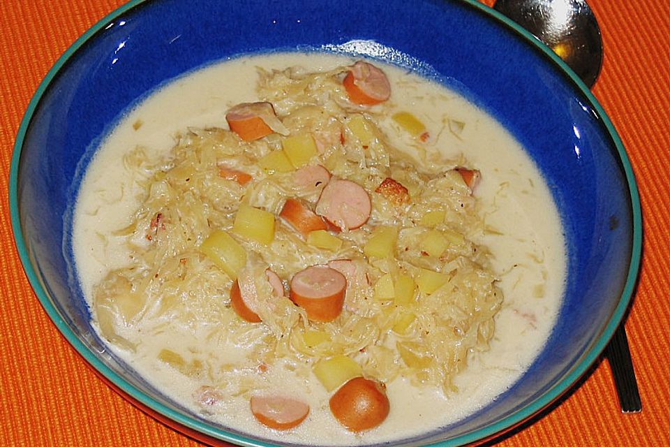 Sauerkraut - Bier - Suppe mit Würstchen