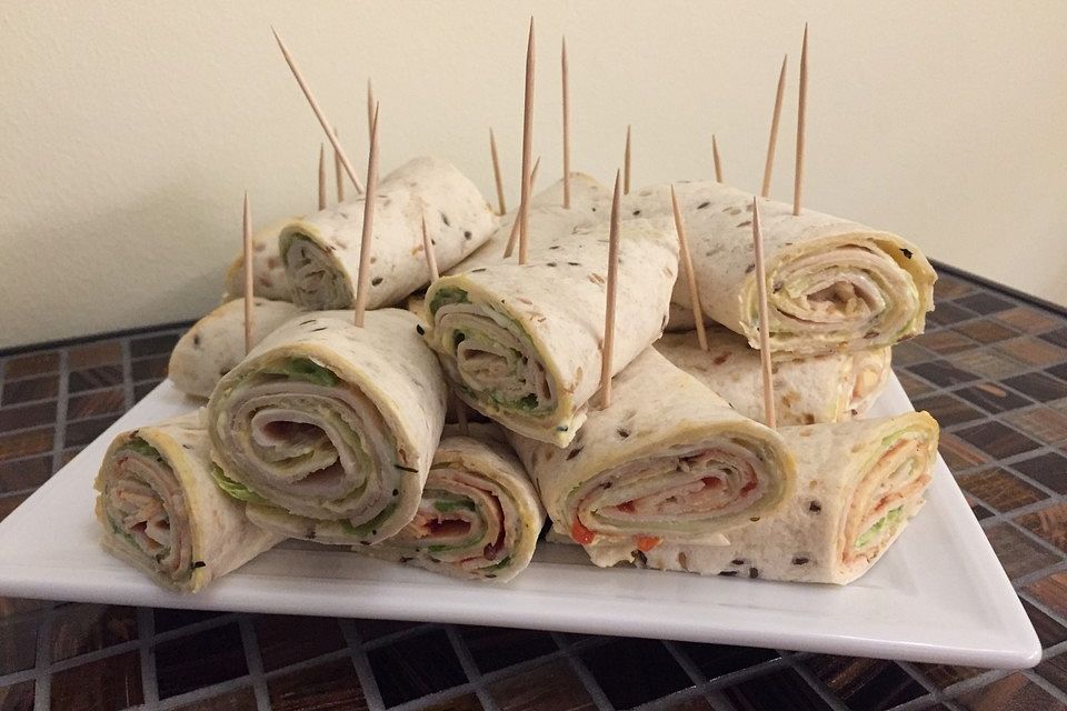 Party Wraps mit Frischkäse und Putenbrust
