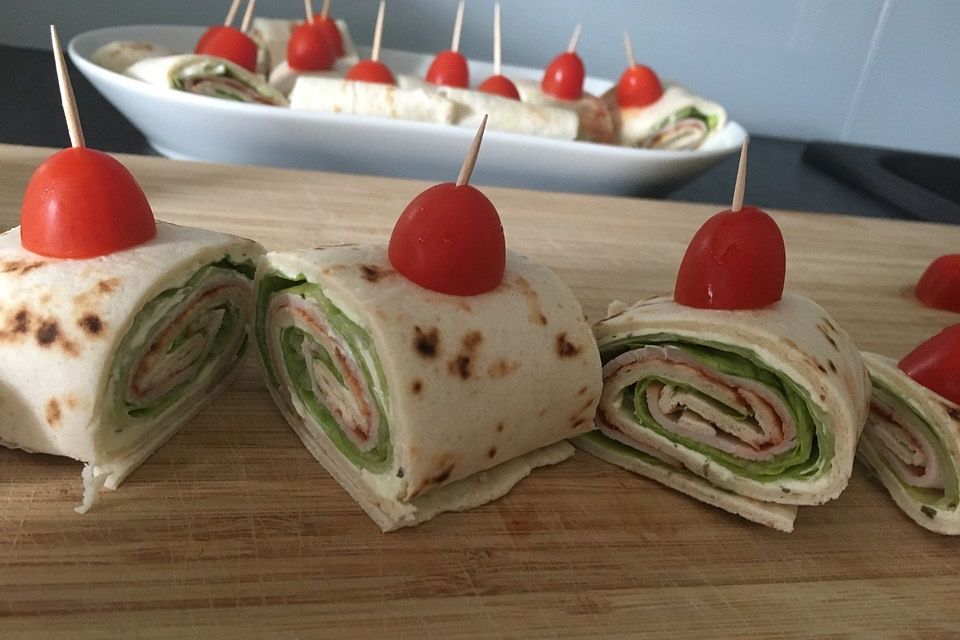 Party Wraps mit Frischkäse und Putenbrust