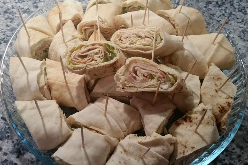 Party Wraps mit Frischkäse und Putenbrust