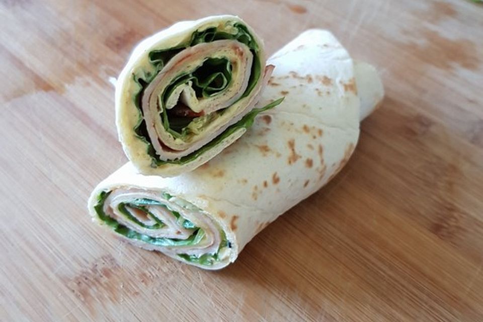 Party Wraps mit Frischkäse und Putenbrust