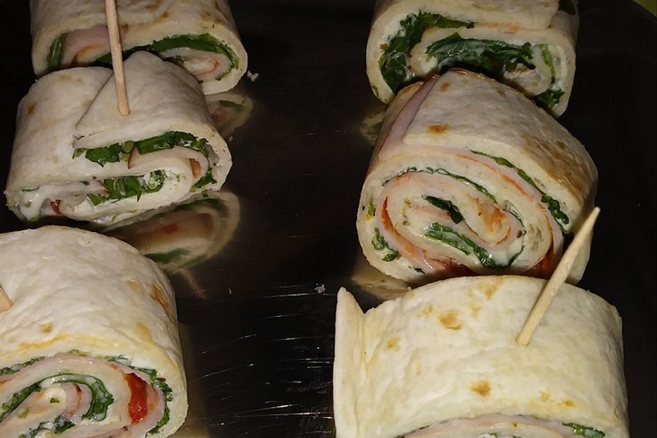 Party Wraps mit Frischkäse und Putenbrust