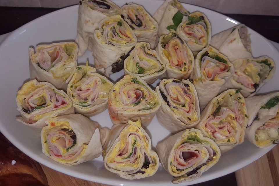 Party Wraps mit Frischkäse und Putenbrust
