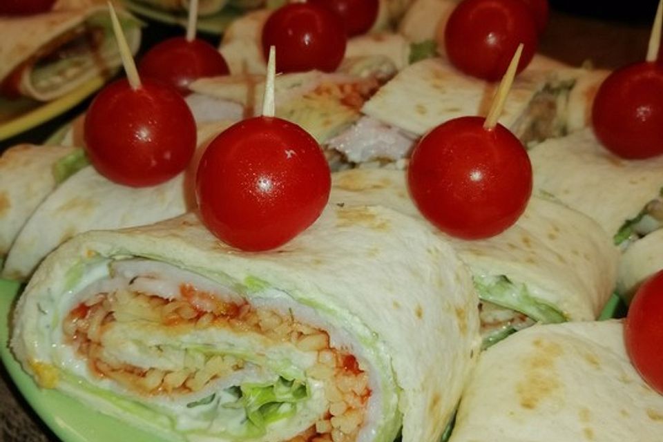 Party Wraps mit Frischkäse und Putenbrust
