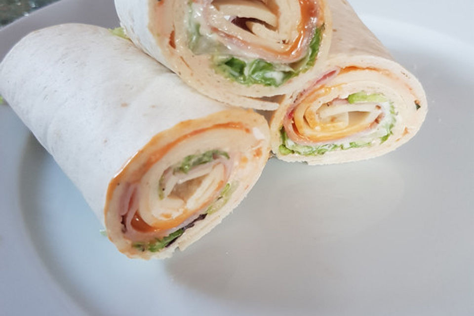 Party Wraps mit Frischkäse und Putenbrust