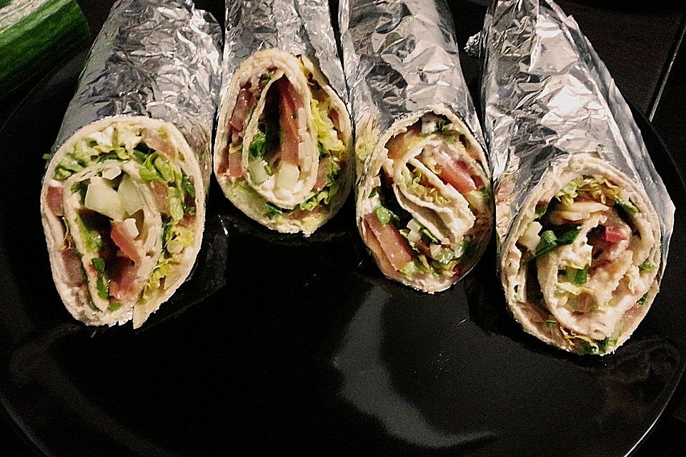 Party Wraps mit Frischkäse und Putenbrust