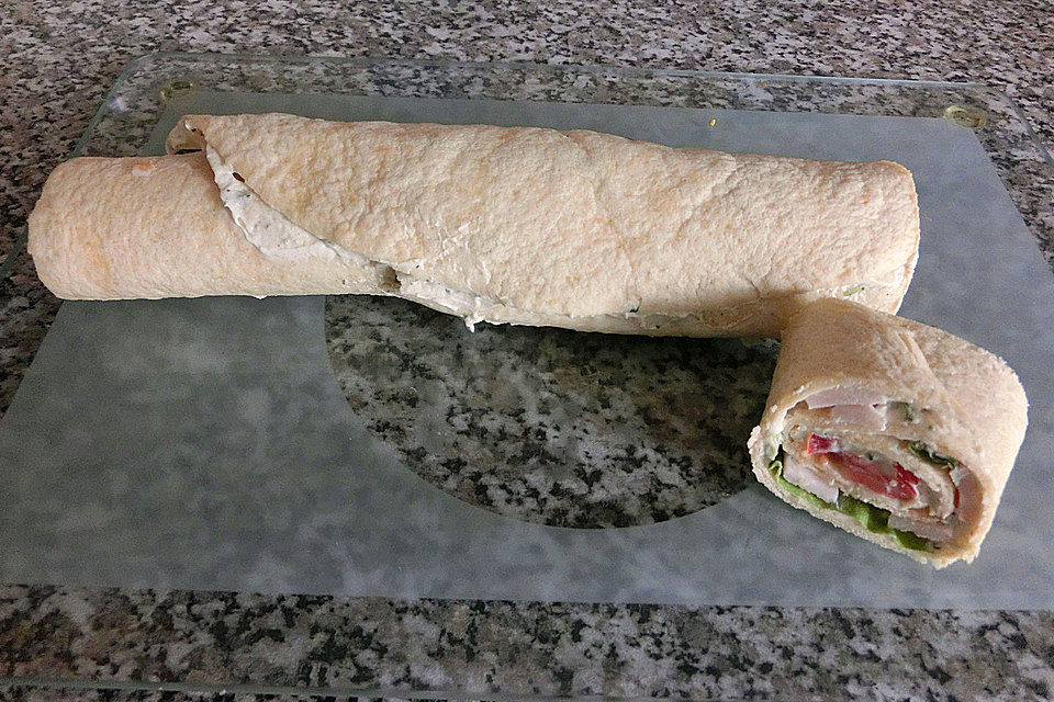 Party Wraps mit Frischkäse und Putenbrust