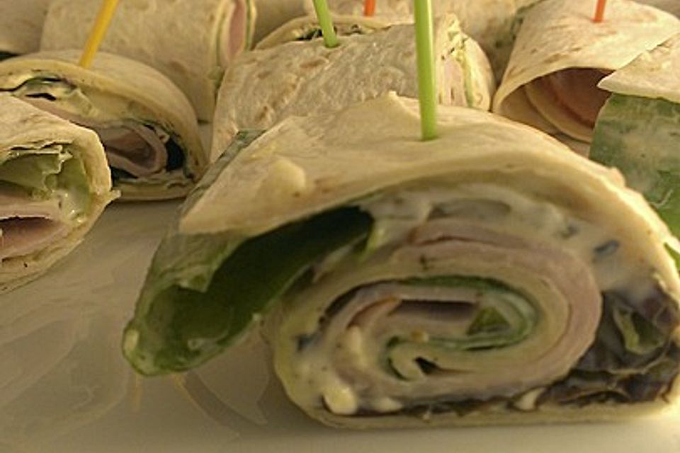 Party Wraps mit Frischkäse und Putenbrust