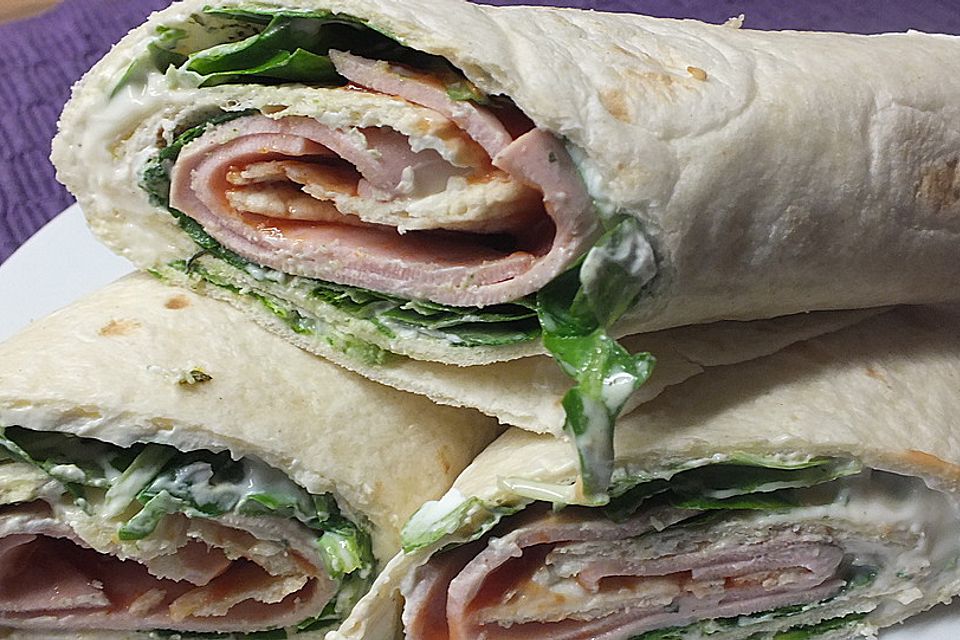 Party Wraps mit Frischkäse und Putenbrust