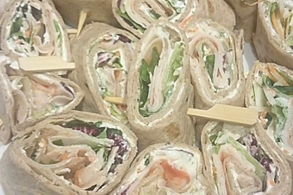 Party Wraps mit Frischkäse und Putenbrust