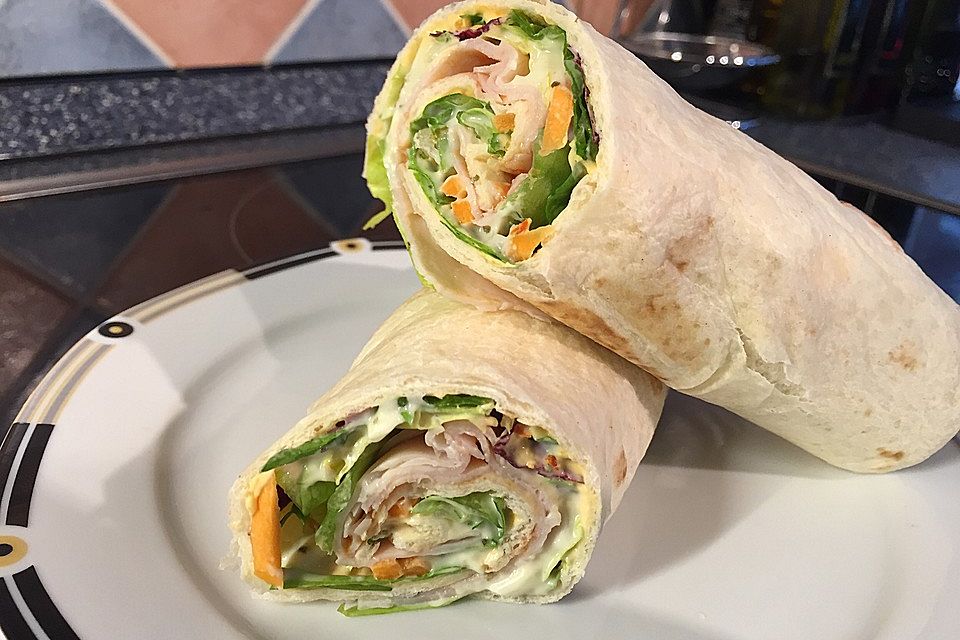 Party Wraps mit Frischkäse und Putenbrust