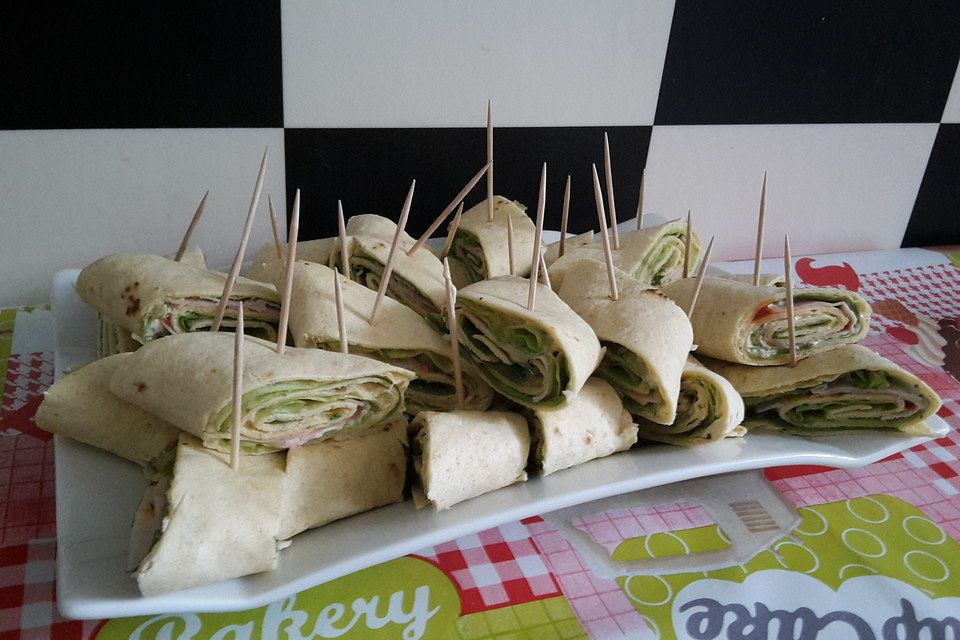 Party Wraps mit Frischkäse und Putenbrust