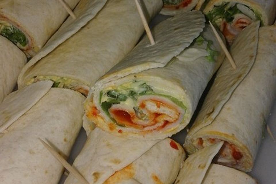 Party Wraps mit Frischkäse und Putenbrust