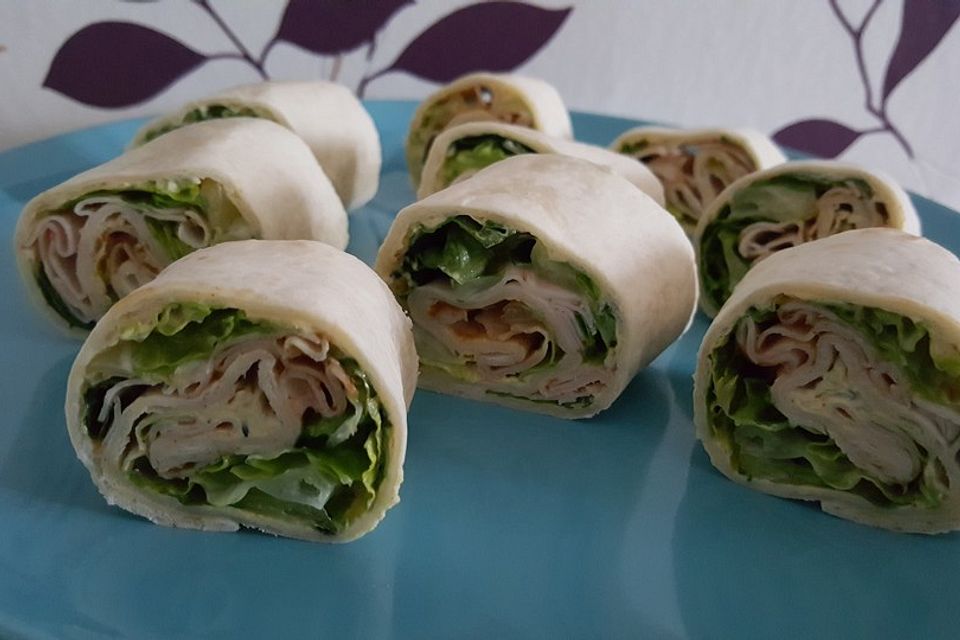 Party Wraps mit Frischkäse und Putenbrust