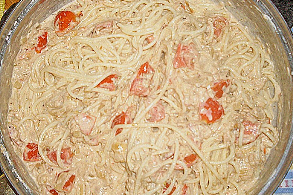 Spaghetti in Thunfisch - Tomaten - Soße