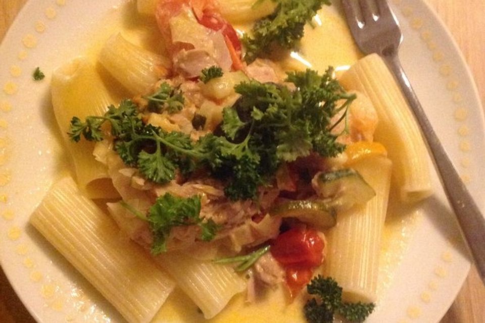 Spaghetti in Thunfisch - Tomaten - Soße